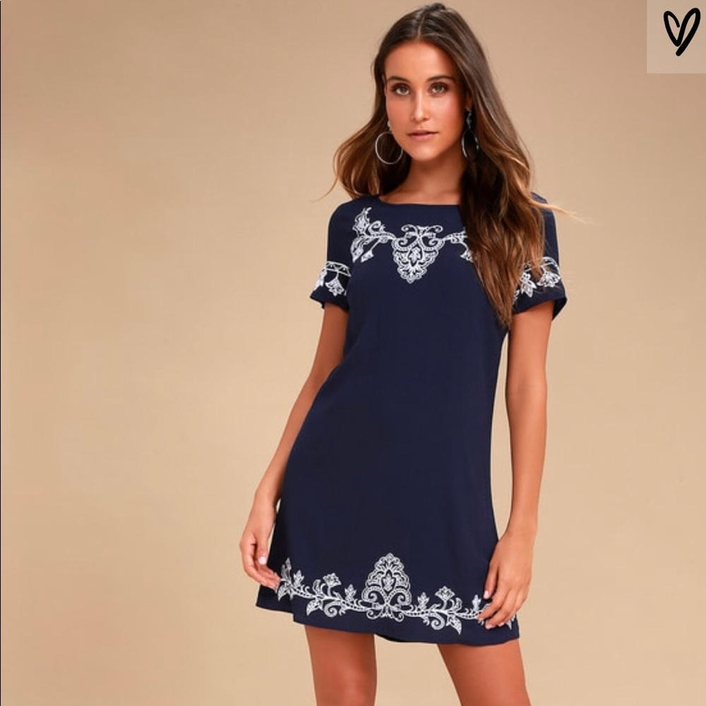 Lulu’s white and navy shift dress!